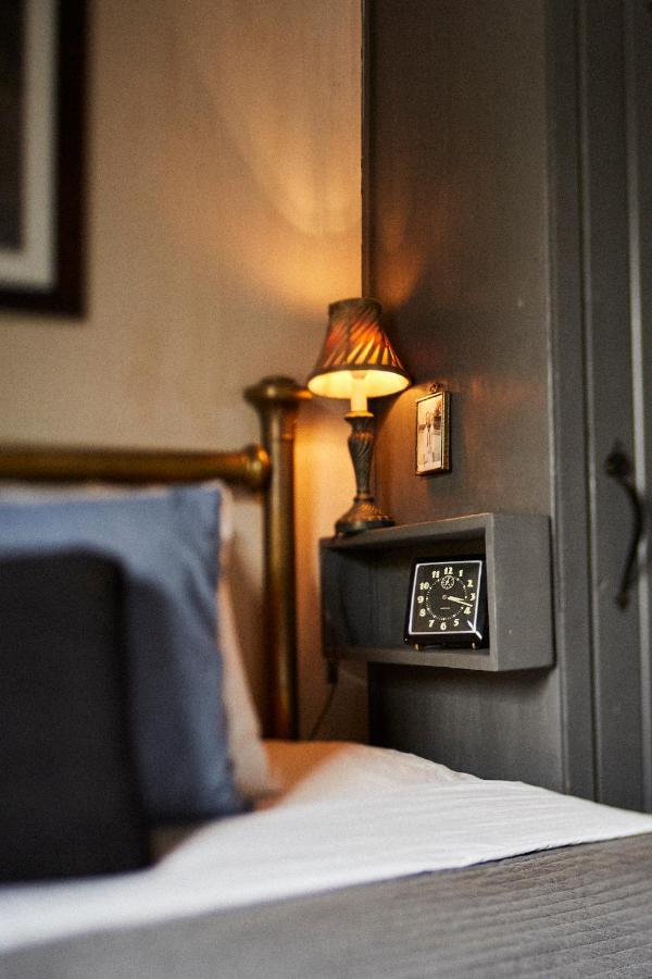 Crew'S Quarters Boarding House - Caters To Men Hotel Provincetown Exterior foto