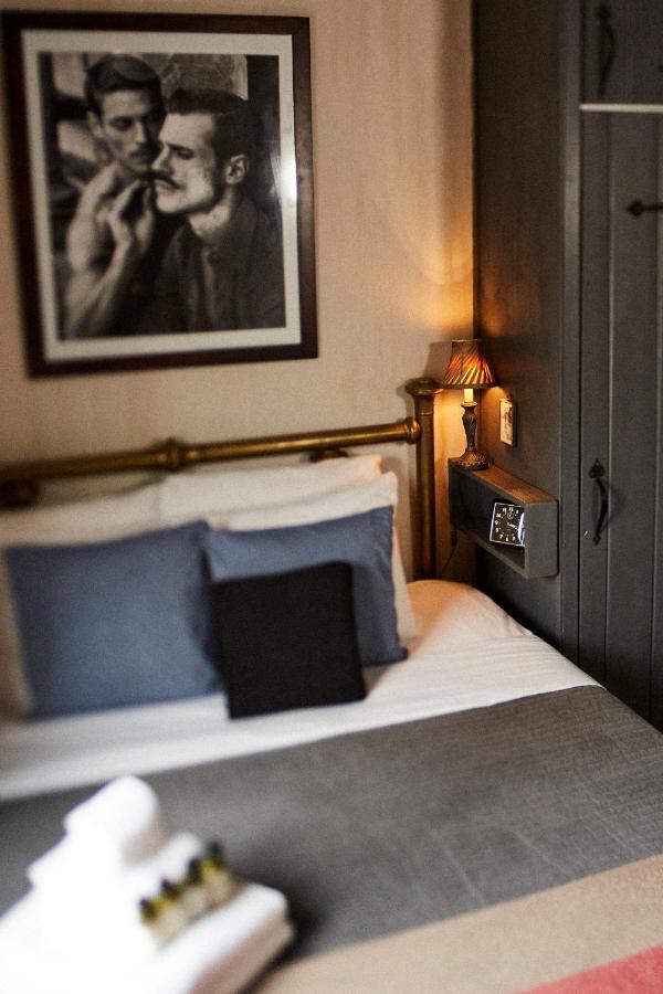 Crew'S Quarters Boarding House - Caters To Men Hotel Provincetown Exterior foto