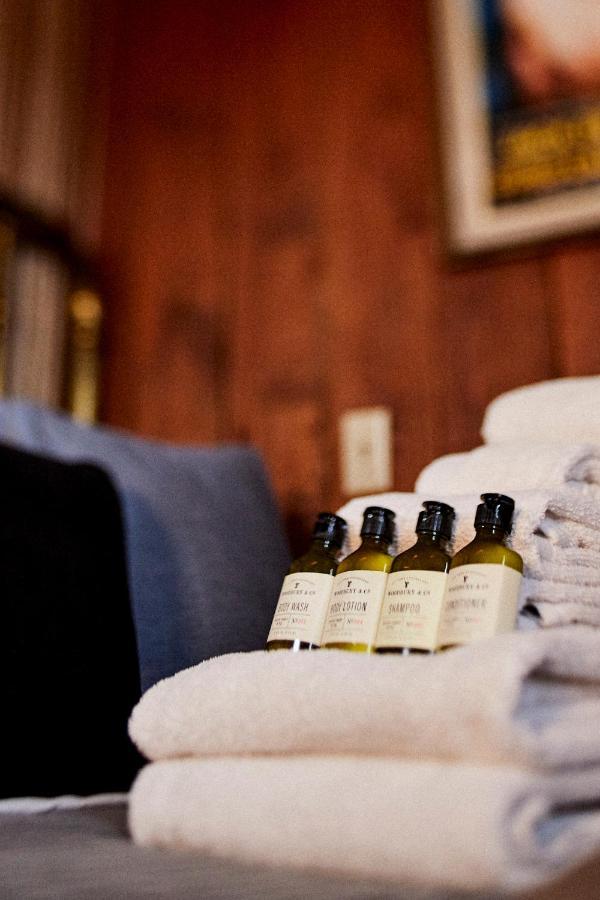 Crew'S Quarters Boarding House - Caters To Men Hotel Provincetown Exterior foto
