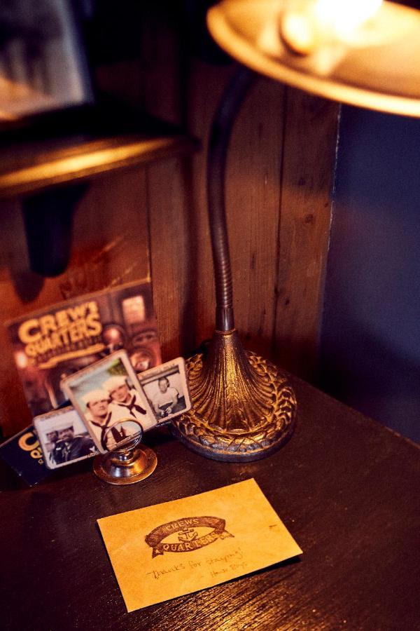 Crew'S Quarters Boarding House - Caters To Men Hotel Provincetown Exterior foto