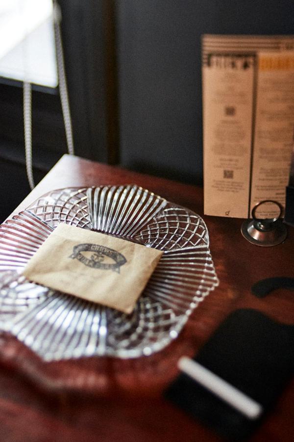 Crew'S Quarters Boarding House - Caters To Men Hotel Provincetown Exterior foto